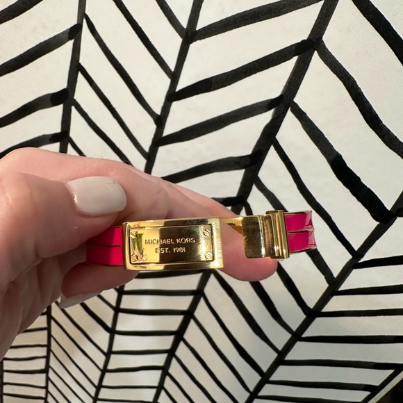Michael Kors pink and gold enamel snap bracelet - Picture 1 of 5